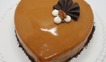 Entremets chocolat, caramel, vanille et pécan (St Valentin 2019)
