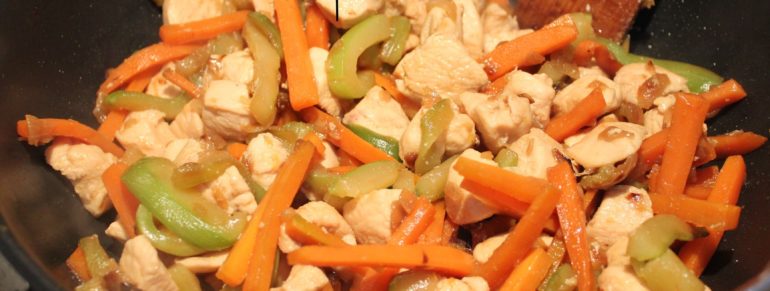 Sauté de poulet asiatique aux petits légumes
