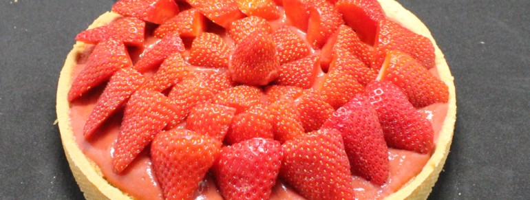 Tarte aux fraises et à la rhubarbe