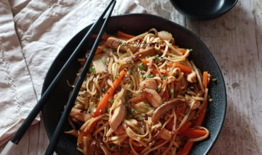 Chow Mein (nouilles sautées poulet et légumes)