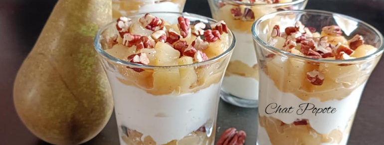 Verrines skyr à la vanille, poires rôties aux épices et noix de pécan