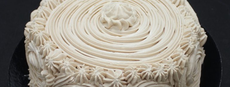 Entremets noix de Pécan, vanille et Carambar
